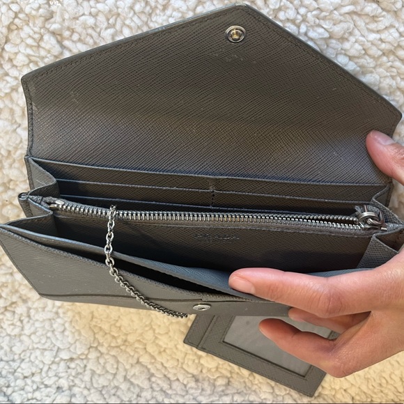 Authentic PRADA Envelope wallet in Saffiano leather - Picture 15 of 16